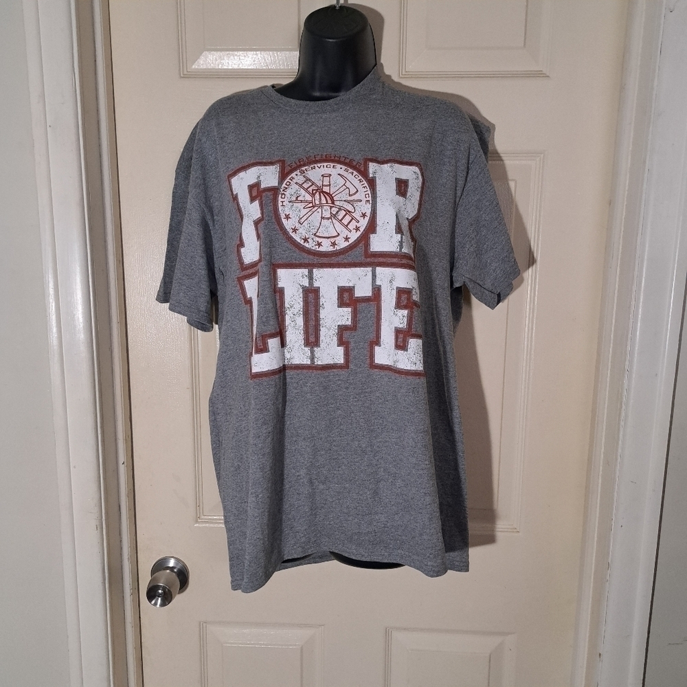 Delta pro weight graphic T-Shirt size Large